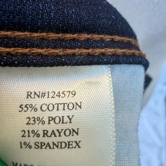 Sneak Peek Sexy Boyfriend High Rise Distressed Cropped Jeans Size 7/Medium - Picture 11 of 12